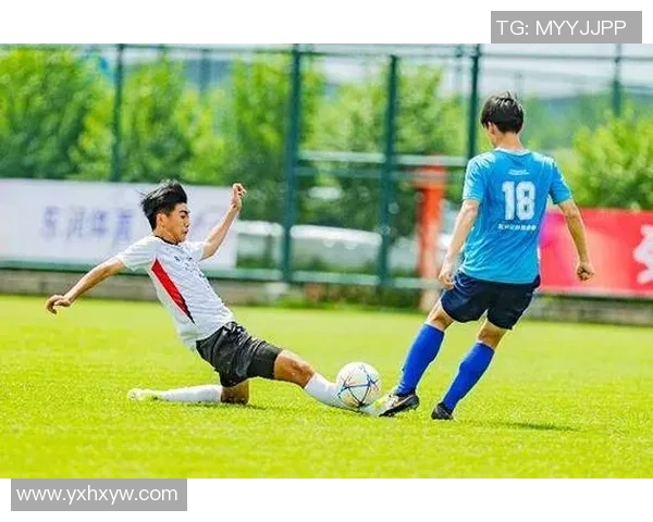 足球巨星亲临草根野球场点燃年轻梦想与激情对决 足球巨星亲临草根野球场点燃年轻梦想与激情对决