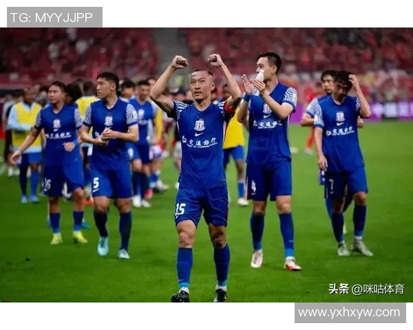 足球明星赛吴曦领衔出战展现球技魅力引发球迷热烈追捧